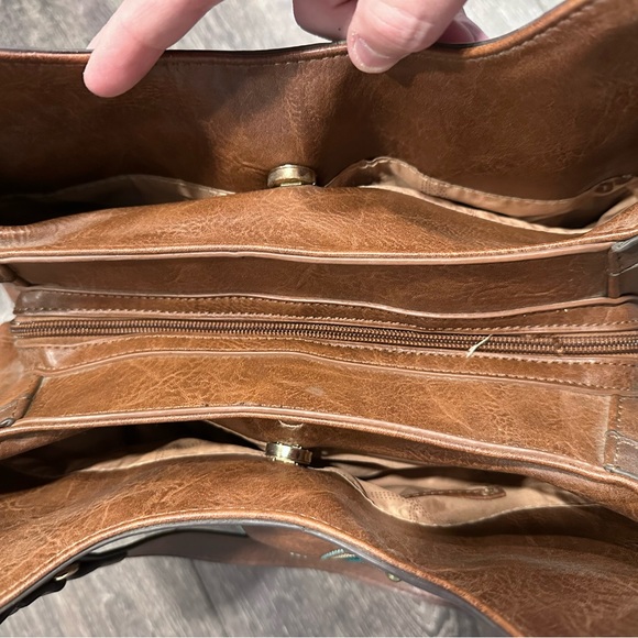 Justin’s women’s western concealed carry leather purse - Picture 11 of 14